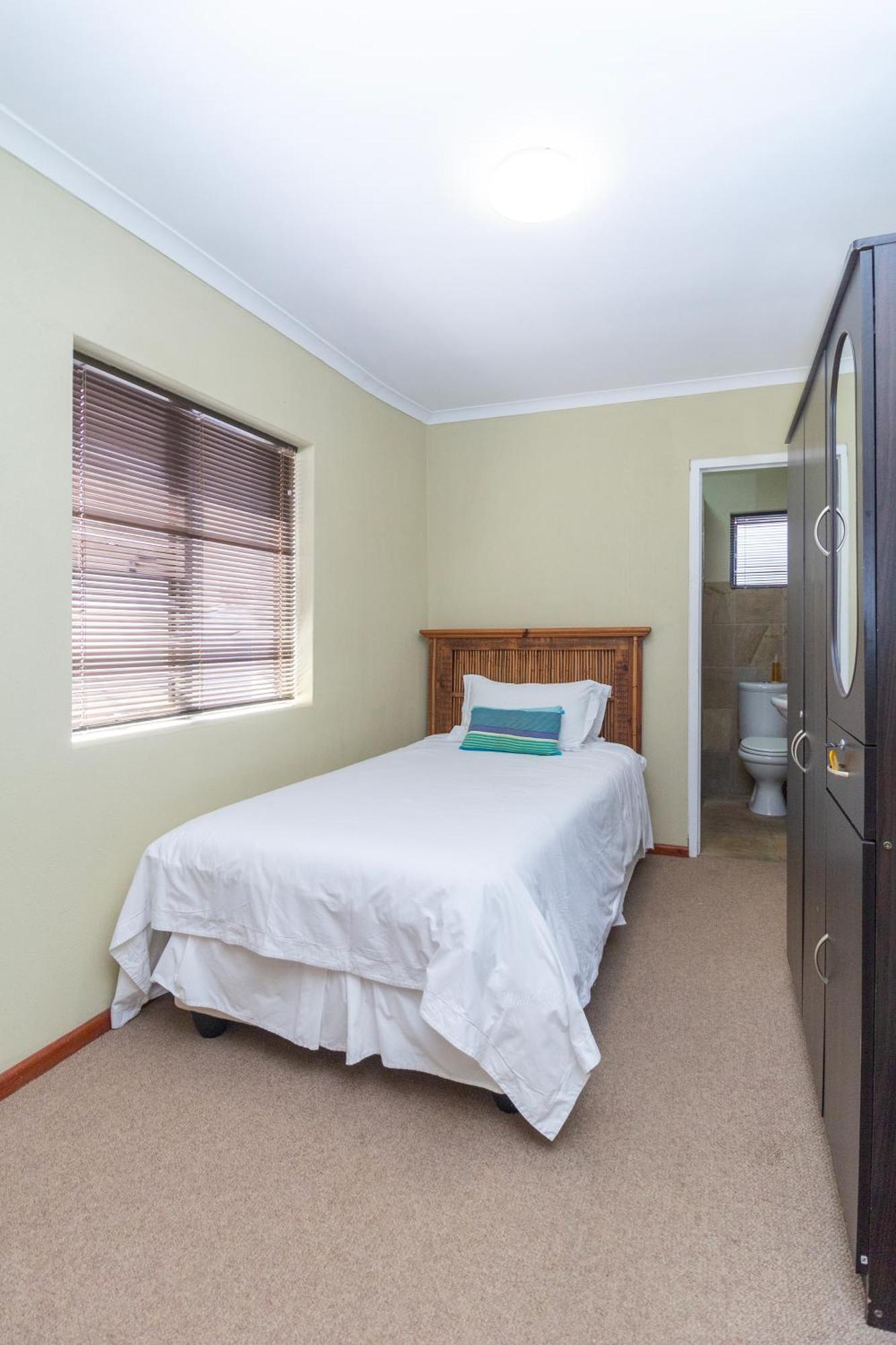 Whale Waters Self Catering Gansbaai Apartment De Kelders Exterior photo